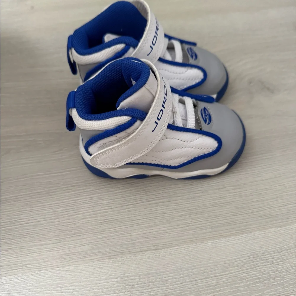 Jordan Kids' White and Blue High-Top Sneakers - Picture 2 of 4